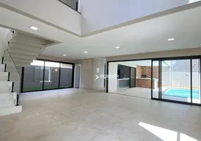 Foto 1 de Sobrado com 4 Quartos à venda, 309m² em PORTAL DO SOL GREEN, Goiânia