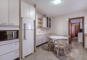 Foto 1 de Apartamento com 3 Quartos à venda, 131m² em Cabral, Curitiba