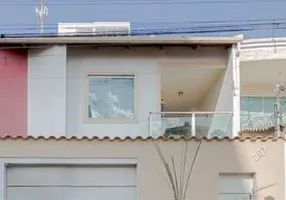 Foto 1 de Casa com 3 Quartos à venda, 220m² em Europa, Contagem