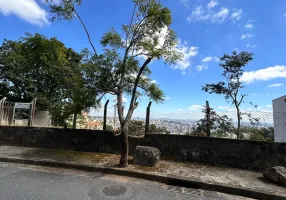 Foto 1 de Lote/Terreno à venda, 690m² em Mangabeiras, Belo Horizonte