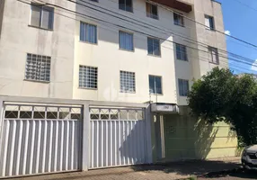 Foto 1 de Apartamento com 2 Quartos para alugar, 60m² em Copacabana, Uberlândia