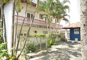 Foto 1 de Sobrado com 8 Quartos à venda, 670m² em Pituba, Salvador