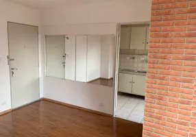 Foto 1 de Apartamento com 3 Quartos para alugar, 64m² em Santo Amaro, São Paulo