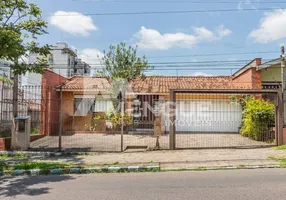 Foto 1 de Casa com 3 Quartos à venda, 225m² em Jardim Lindóia, Porto Alegre