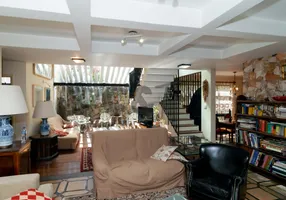 Foto 1 de Casa com 3 Quartos à venda, 210m² em Vila Elvira, São Paulo