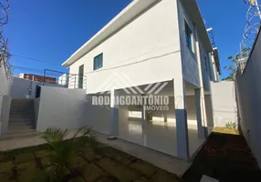 Foto 1 de Casa com 3 Quartos à venda, 220m² em Monte Carmelo, Montes Claros