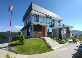 Foto 1 de Casa de Condomínio com 3 Quartos à venda, 270m² em Itacorubi, Florianópolis