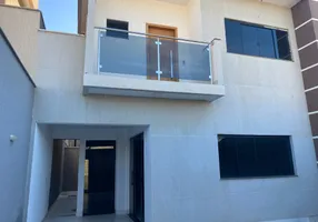 Foto 1 de Sobrado com 3 Quartos à venda, 130m² em Setor Santos Dumont, Goiânia