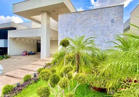 Foto 1 de Casa de Condomínio com 4 Quartos à venda, 238m² em Condomínio do Lago, Goiânia