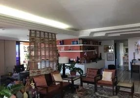 Foto 1 de Apartamento com 4 Quartos à venda, 374m² em Casa Forte, Recife