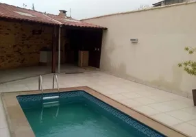 Foto 1 de Casa com 3 Quartos à venda, 160m² em Glória, Macaé