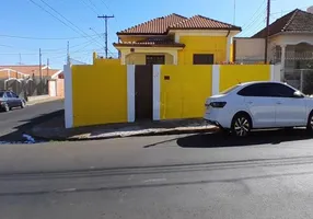 Foto 1 de Casa com 4 Quartos para alugar, 116m² em Vila Lutfalla, São Carlos