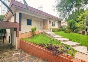 Foto 1 de Casa com 4 Quartos à venda, 285m² em Jardim Lindóia, Porto Alegre