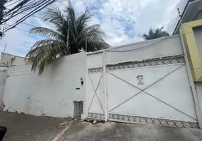 Foto 1 de Imóvel Comercial com 6 Quartos para alugar, 600m² em Goiabeiras, Cuiabá