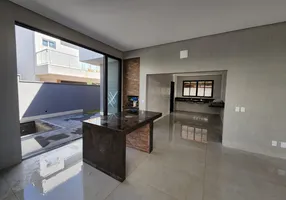 Foto 1 de Casa com 4 Quartos à venda, 226m² em PORTAL DO SOL GREEN, Goiânia