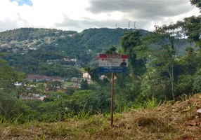 Foto 1 de Lote/Terreno à venda, 922m² em Quitandinha, Petrópolis