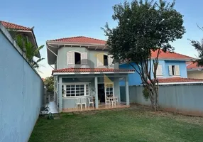 Foto 1 de Casa de Condomínio com 4 Quartos à venda, 240m² em Granja Viana, Cotia