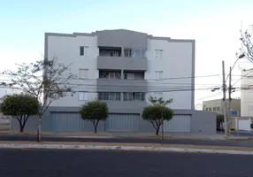 Foto 1 de Apartamento com 3 Quartos à venda, 98m² em Santa Mônica, Uberlândia