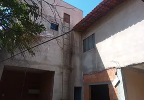 Foto 1 de Casa com 3 Quartos à venda, 200m² em Centro, Montes Claros