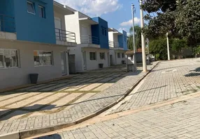 Foto 1 de Casa com 3 Quartos para venda ou aluguel, 110m² em Jardim Pioneira, Cotia