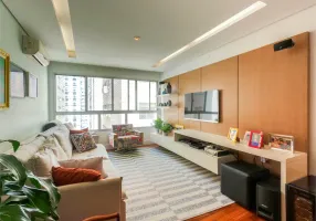 Foto 1 de Apartamento com 3 Quartos para venda ou aluguel, 130m² em Itaim Bibi, São Paulo