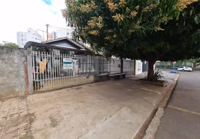 Foto 1 de Lote/Terreno à venda, 353m² em Zona 07, Maringá