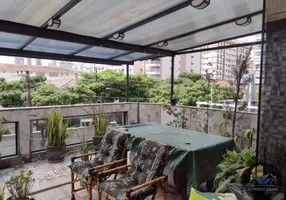 Foto 1 de Casa com 3 Quartos para alugar, 320m² em Gonzaga, Santos