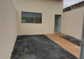 Foto 1 de Casa com 2 Quartos à venda, 64m² em Jardim Ipanema, Uberlândia