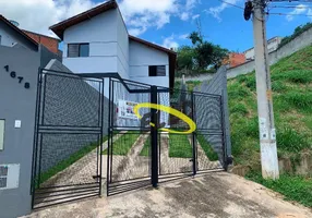 Foto 1 de Casa com 2 Quartos à venda, 55m² em Jardim Maria Tereza, Cotia