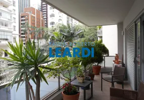 Foto 1 de Apartamento com 4 Quartos à venda, 320m² em Jardim América, São Paulo