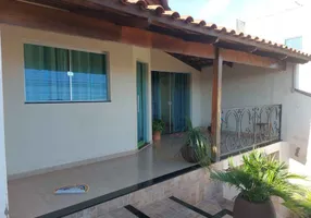 Foto 1 de Casa com 2 Quartos à venda, 270m² em Arruda, Recife