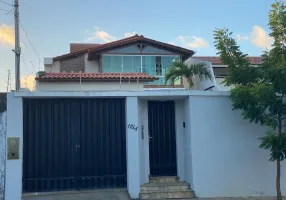 Foto 1 de Casa com 4 Quartos para alugar, 240m² em Atalaia, Aracaju