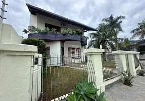 Foto 1 de Casa com 5 Quartos para alugar, 238m² em Córrego Grande, Florianópolis