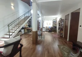 Foto 1 de Casa com 2 Quartos à venda, 226m² em Sambaqui, Florianópolis