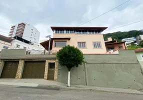 Foto 1 de Casa com 5 Quartos à venda, 300m² em Santa Helena, Juiz de Fora