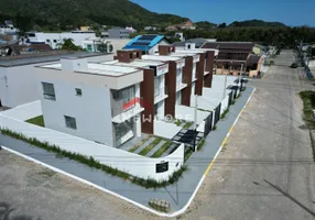 Foto 1 de Casa de Condomínio com 2 Quartos à venda, 65m² em Armação, Penha