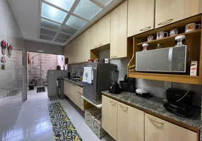 Foto 1 de Casa com 4 Quartos à venda, 306m² em Piratininga, Niterói