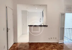 Foto 1 de Apartamento com 2 Quartos à venda, 61m² em Cosme Velho, Rio de Janeiro