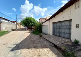 Foto 1 de Casa com 3 Quartos para alugar, 200m² em São Pedro, Teresina