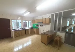 Foto 1 de Sobrado com 4 Quartos para alugar, 225m² em Vila Apiai, Santo André