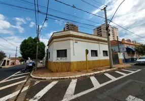 Foto 1 de Casa com 4 Quartos para alugar, 115m² em Centro, Araraquara