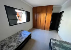 Foto 1 de Casa com 4 Quartos à venda, 230m² em Cidade Jardim, Uberlândia