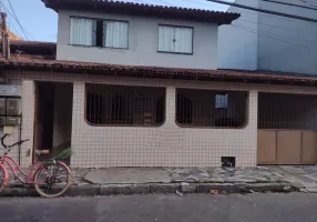 Foto 1 de Casa com 4 Quartos à venda, 180m² em Maria Ortiz, Vitória