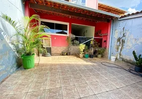 Foto 1 de Casa com 4 Quartos à venda, 180m² em Parque Xangri La, Contagem