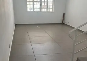 Foto 1 de Sobrado com 3 Quartos para alugar, 150m² em Jardim Rizzo, São Paulo