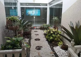 Foto 1 de Sobrado com 4 Quartos à venda, 480m² em Água Rasa, São Paulo