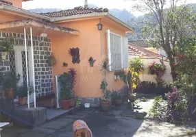Foto 1 de Casa com 3 Quartos à venda, 10m² em Mosela, Petrópolis