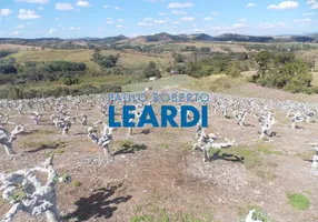 Foto 1 de Fazenda/Sítio com 4 Quartos à venda, 150m² em Macuco, Valinhos