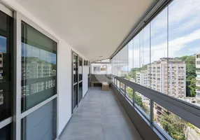 Foto 1 de Apartamento com 4 Quartos à venda, 153m² em Leblon, Rio de Janeiro
