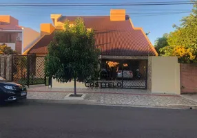 Foto 1 de Sobrado com 5 Quartos à venda, 393m² em Tucano, Londrina